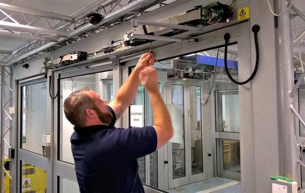 Canadoor team sliding door maintenance